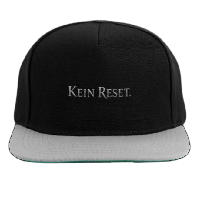 Schwarze 8-Man Cap mit der Aufschrift Kein Reset.